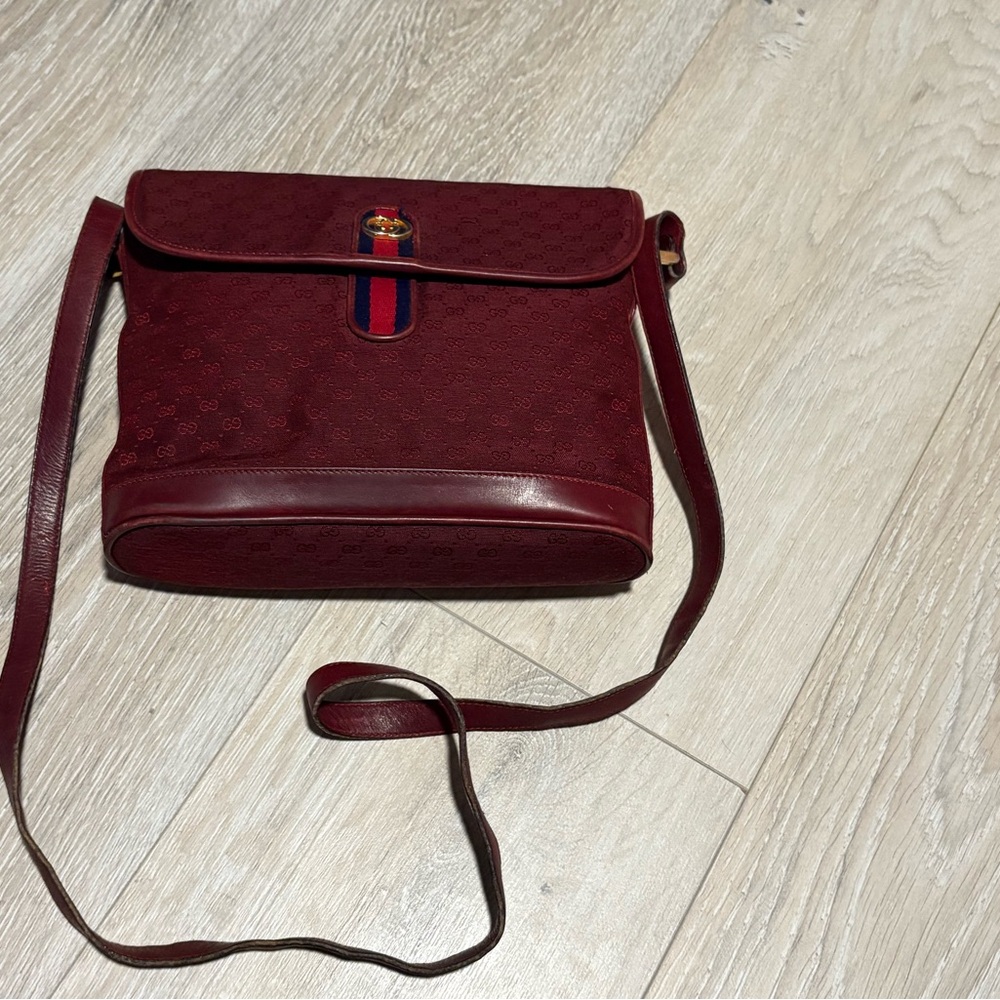 Gucci Vintage Micro Guccissima in a burgundy canvas & leather crossbody bag - Picture 4 of 16
